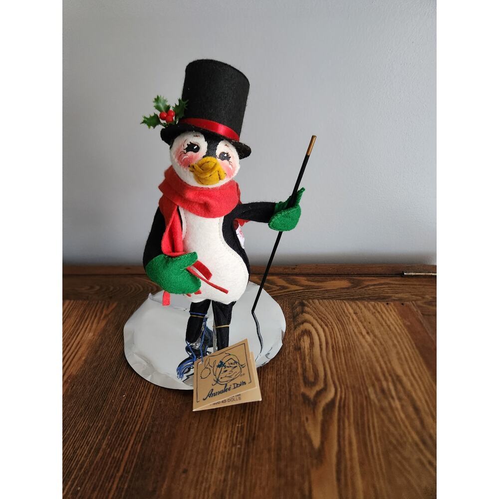 Vtg Annalee Skating Penquin on Ice NWT